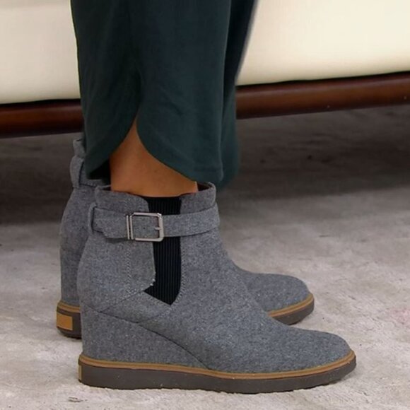 DR. SCHOLL'S Women's Jacinda Booties - Picture 1 of 10